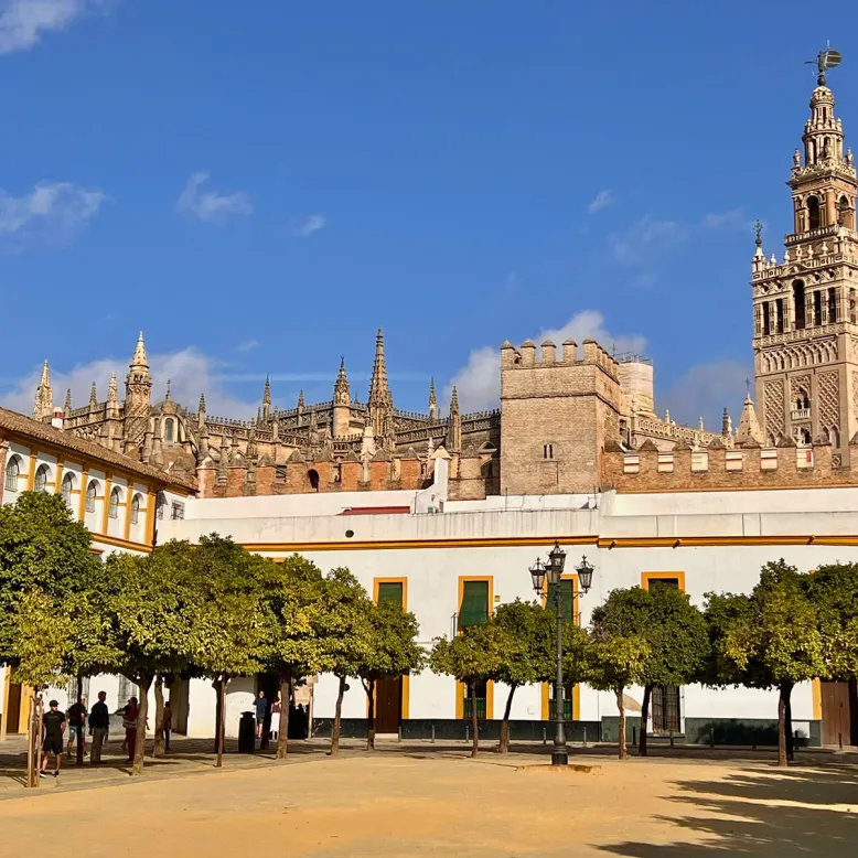 Patio de Banderas
