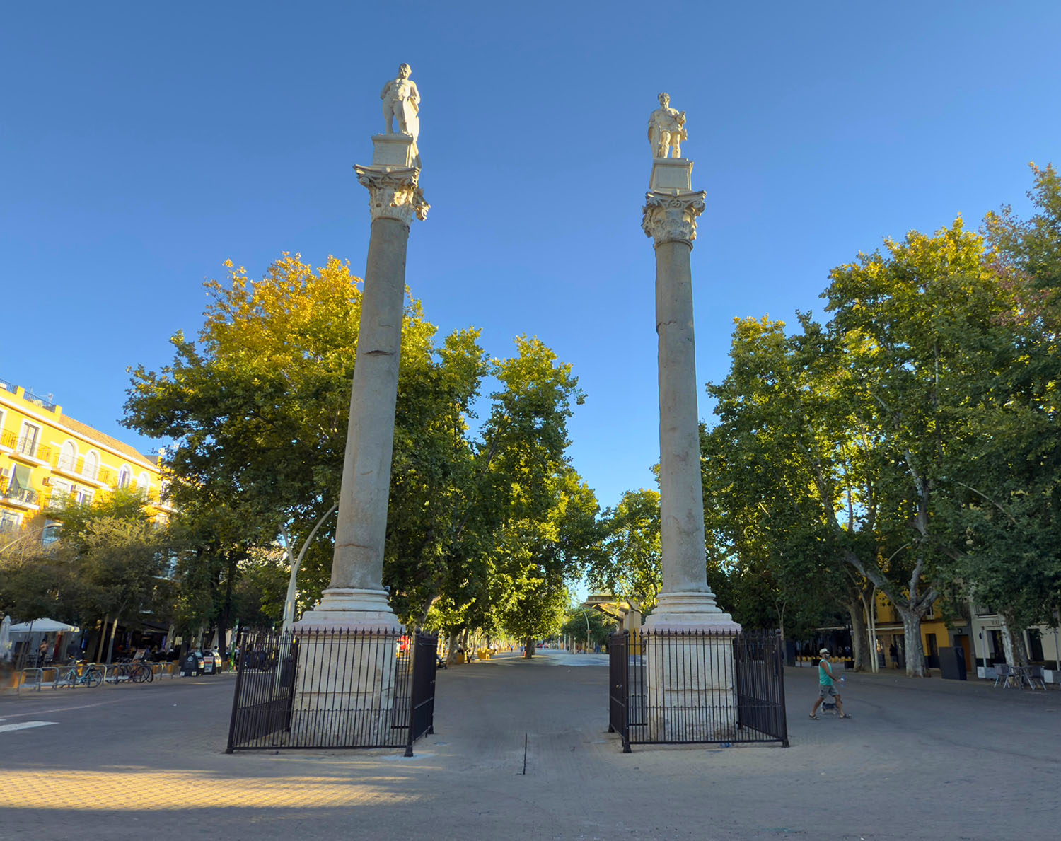 Colonnes d'Hercule et César
