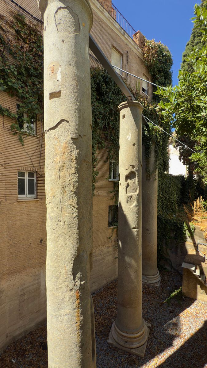 Les Colonnes romaines de la calle Mármoles