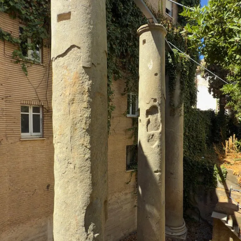 Les Colonnes romaines de la calle Mármoles