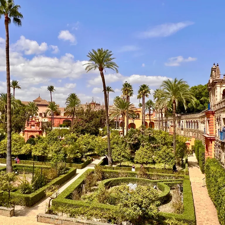 An unmissable experience at the Real Alcázar o ...