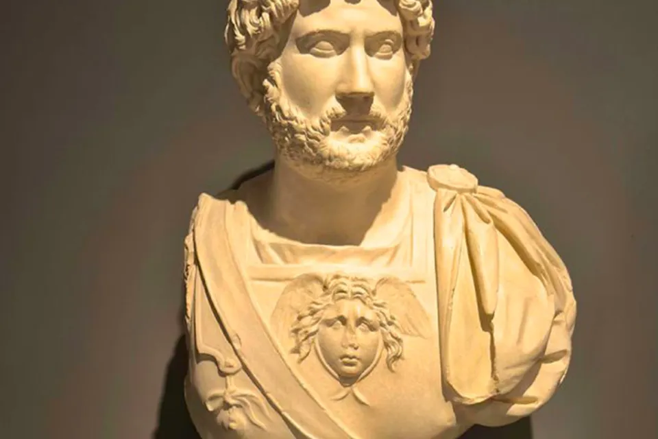 Apprenez‑en plus sur Italica et le Monasterio ...