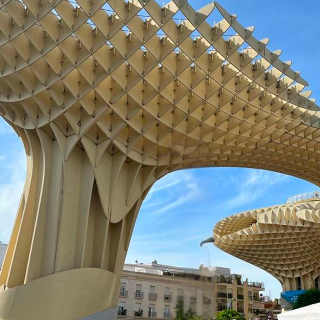 Admirez le Metropol Parasol - La plus grande structure en bois du monde