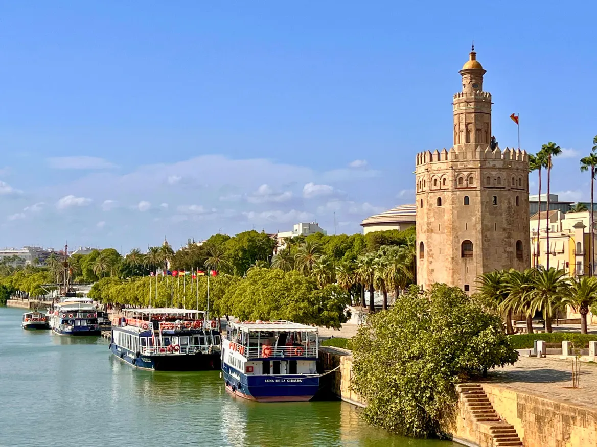 Vista de la Torre del Oro